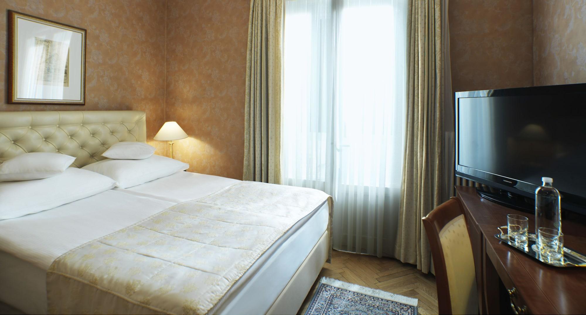 แกรนด์ โฮเต็ล ท็อปลิเช - สมอลล์ ลักชัวรี โฮเต็ล ออฟ เดอะ เวิลด์ Hotel เบลด ภายนอก รูปภาพ A room at the hotel
