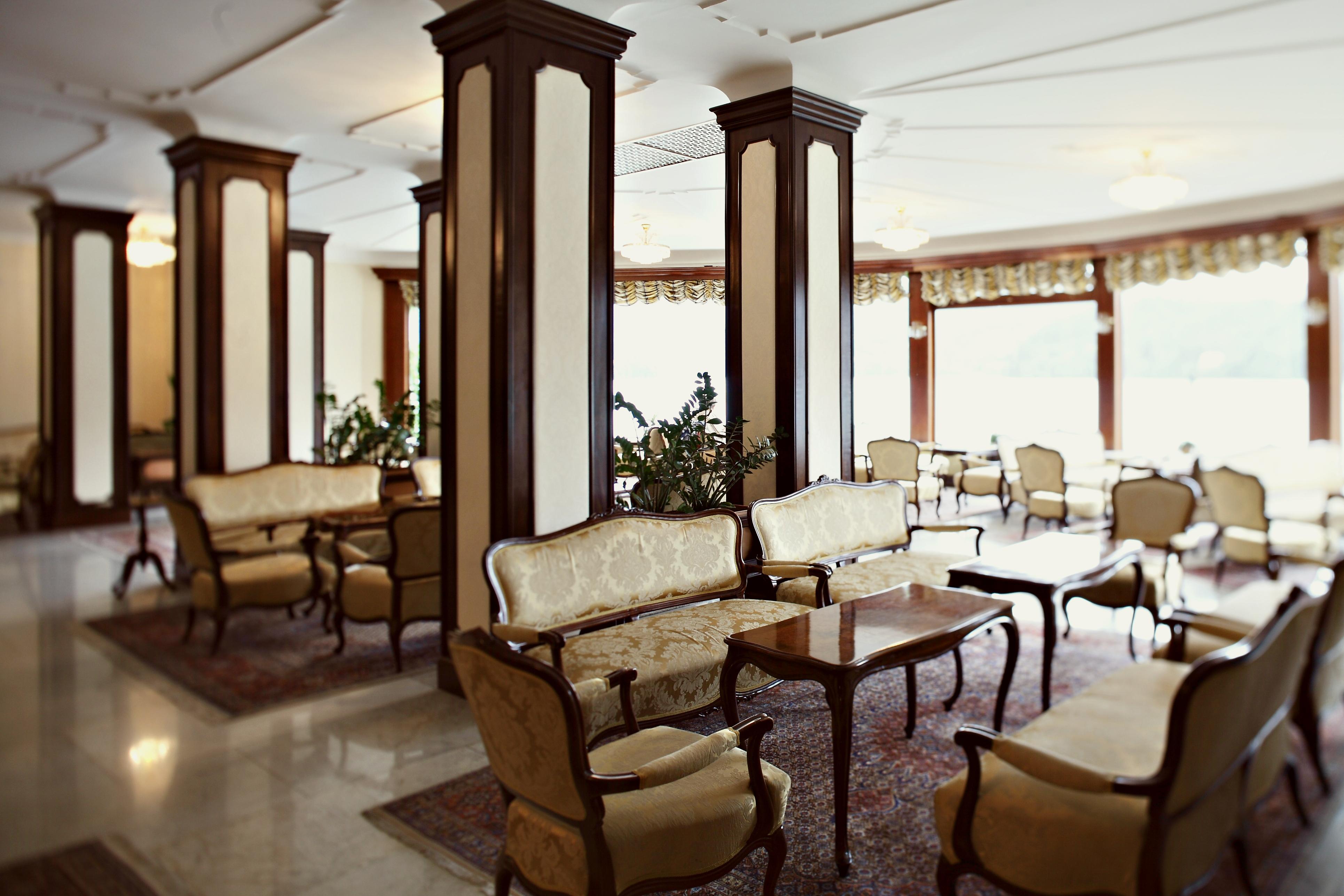 แกรนด์ โฮเต็ล ท็อปลิเช - สมอลล์ ลักชัวรี โฮเต็ล ออฟ เดอะ เวิลด์ Hotel เบลด ภายนอก รูปภาพ The lobby of the hotel